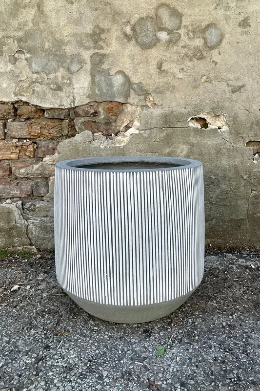 Harith Pot White Stripe Medium